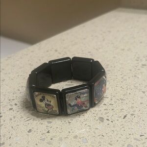 Disney women’s characters bracelet